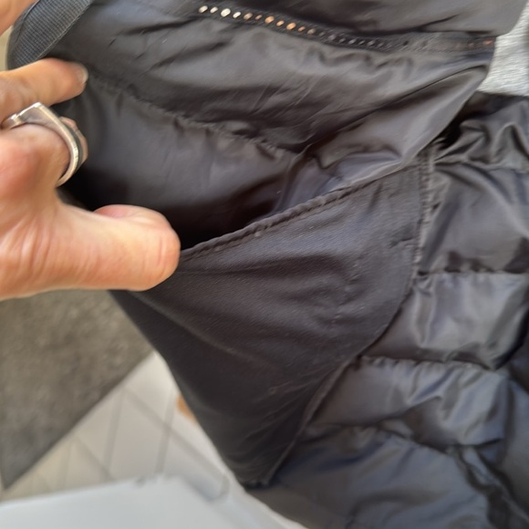 Nike Women AeroLoft short sleeve Jacket Black size Large puffer - Picture 11 of 16